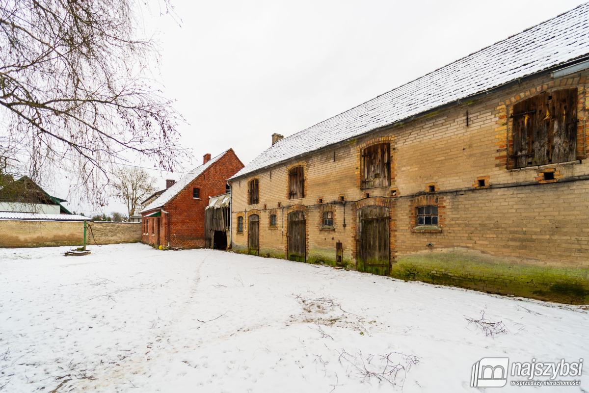 Sicko - dom z budynkami gospodarczymi (3)