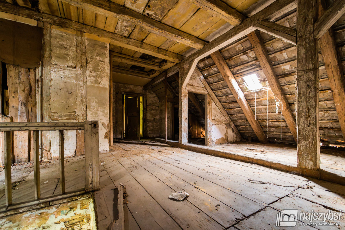 DOBRZANY - obrzeża, skrajny szeregowiec  (10)