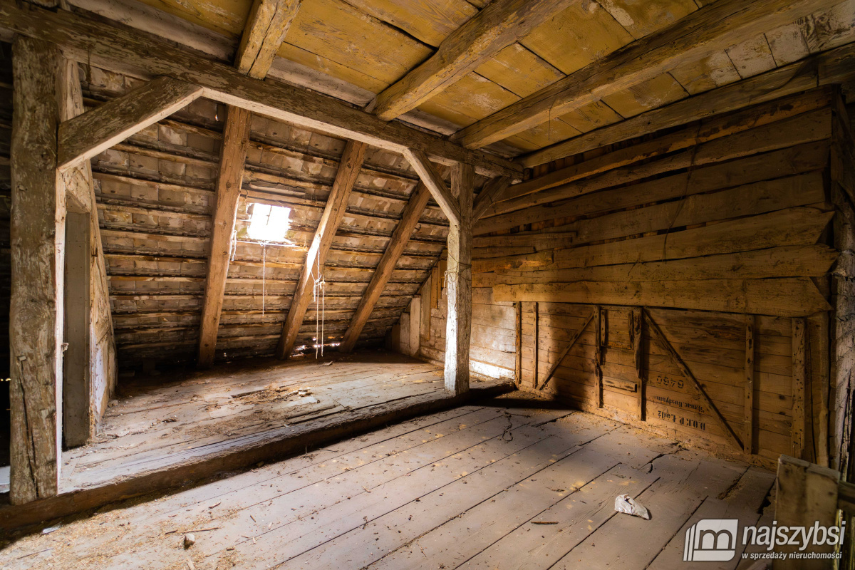 DOBRZANY - obrzeża, skrajny szeregowiec  (11)