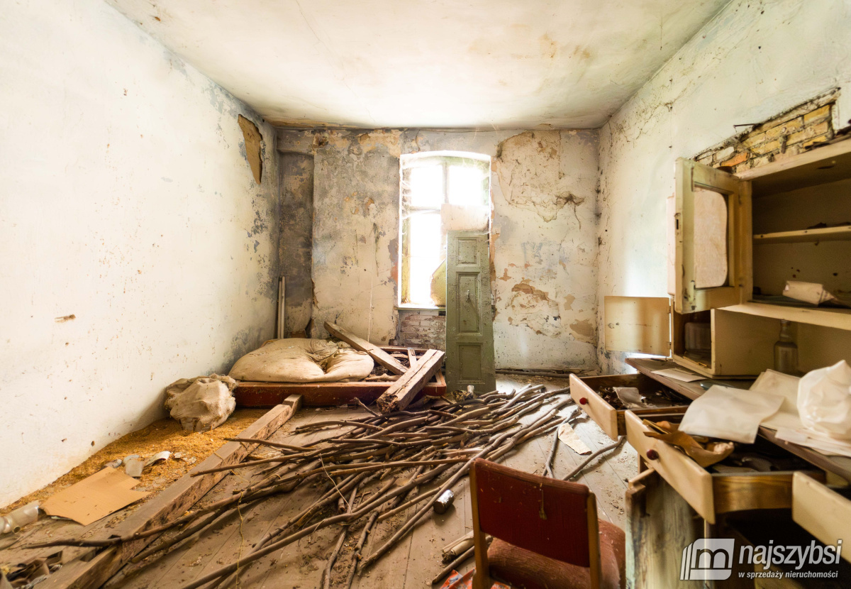 DOBRZANY - obrzeża, skrajny szeregowiec  (16)