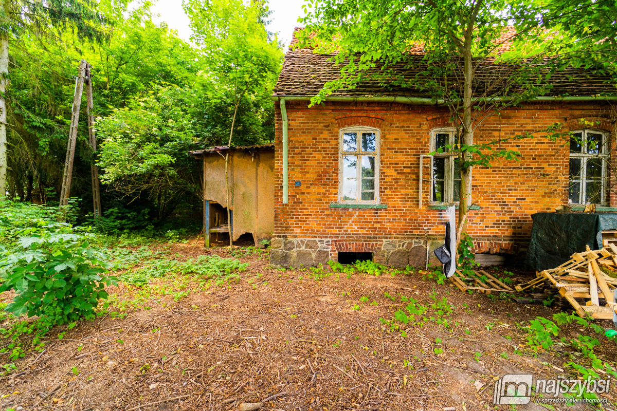 DOBRZANY - obrzeża, skrajny szeregowiec  (6)