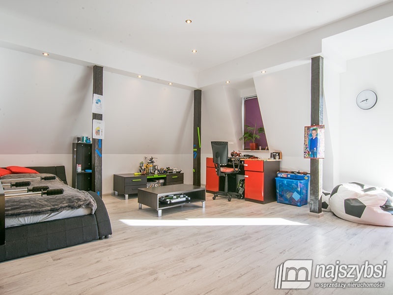 Przestronny dom 529 m2 w  Stargardzie. (25)