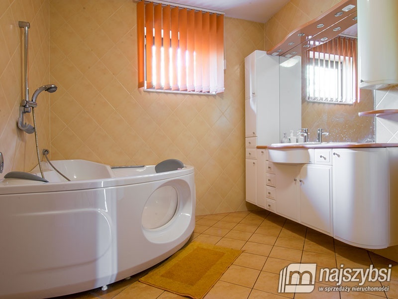 Przestronny dom 529 m2 w  Stargardzie. (9)