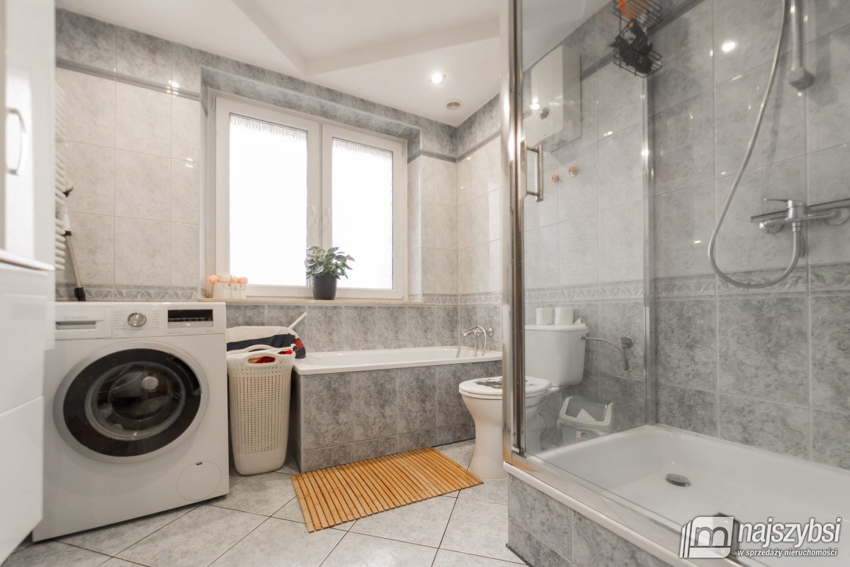 DOLICE - Piękny dom wolnostojący 260m2 + ogródek (27)