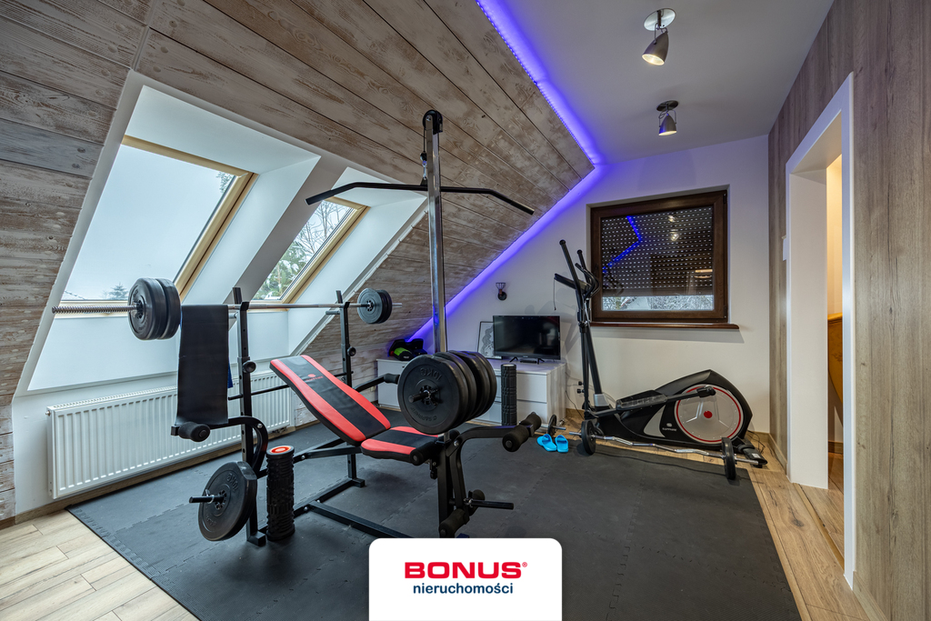 Dom z charakterem w sąsiedztwie lasu (18)