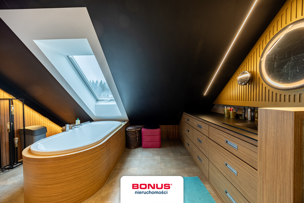 Dom z charakterem w sąsiedztwie lasu (19)