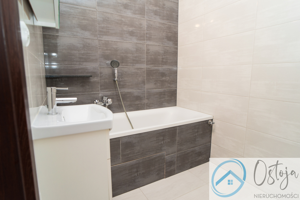 4 pokojowe własnościowe, oś. Majowe (9)