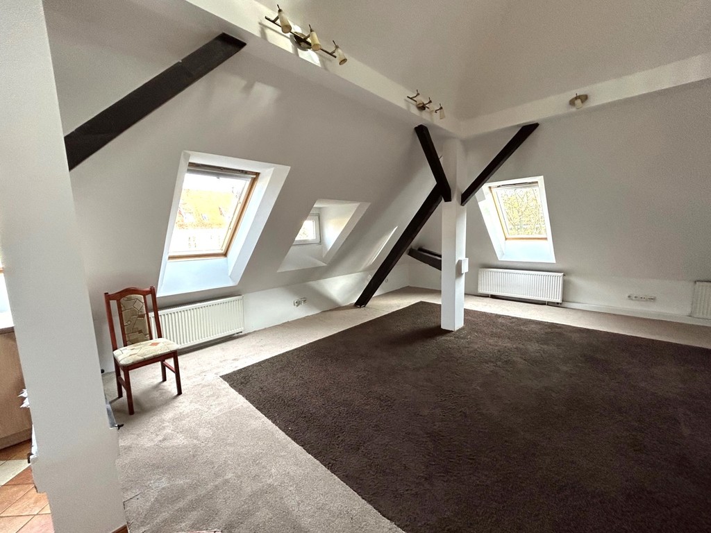 Niestandardowe  * 90 m2 po podłodze (1)