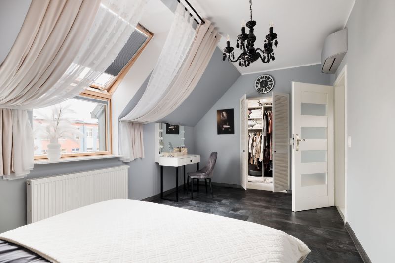 Dwupoziomowy apartament będący namiastką domu. (10)