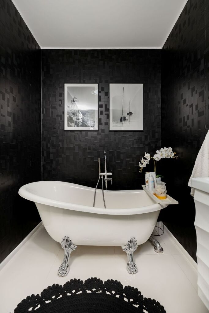 Dwupoziomowy apartament będący namiastką domu. (13)