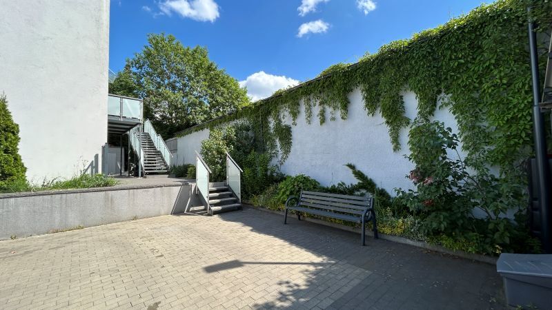 Dwupoziomowy apartament będący namiastką domu. (17)