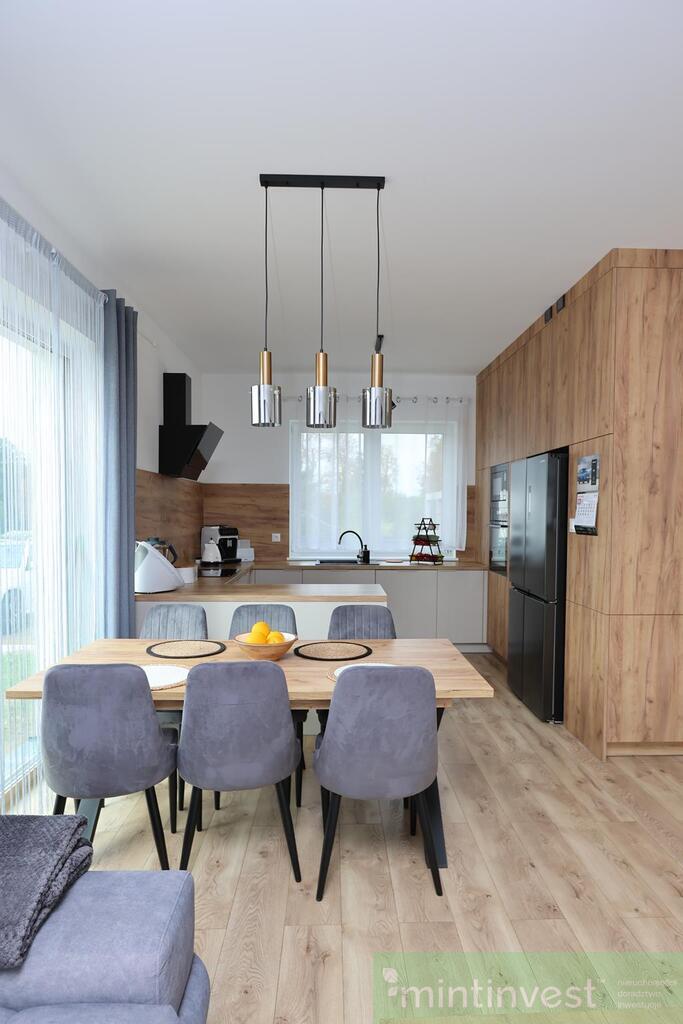 Nowoczesny dom w atrakcyjnej lokalizacji (4)