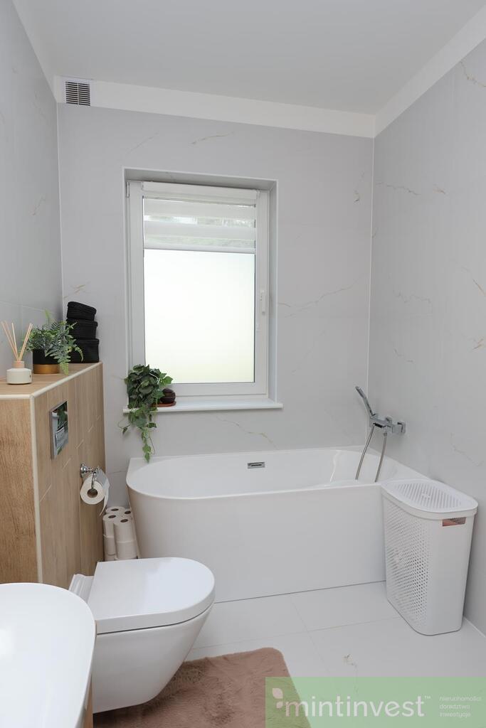 Nowoczesny dom w atrakcyjnej lokalizacji (17)