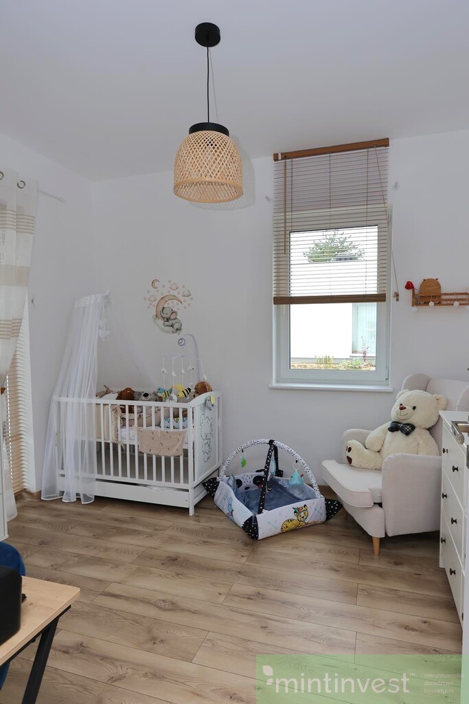 Nowoczesny dom w atrakcyjnej lokalizacji (9)