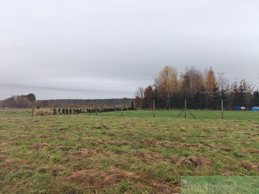 Działka z warunkami zabudowy (3)