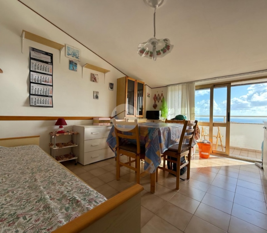 Mieszkanie z widokiem na Morze Tyreńskie- Włochy (4)