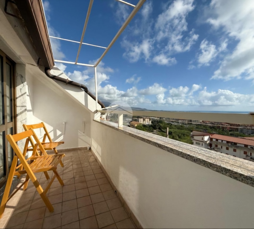Mieszkanie z widokiem na Morze Tyreńskie- Włochy (1)