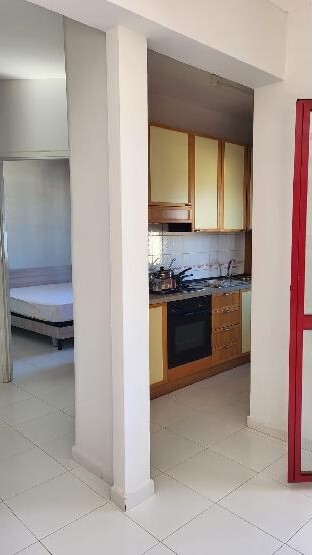 Trzypokojowe mieszkanie na osiedlu z basenem (11)