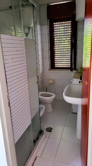 Trzypokojowe mieszkanie na osiedlu z basenem (15)