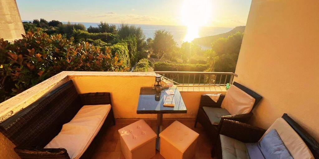 Trzypokojowe mieszkanie z widokiem na morze (1)