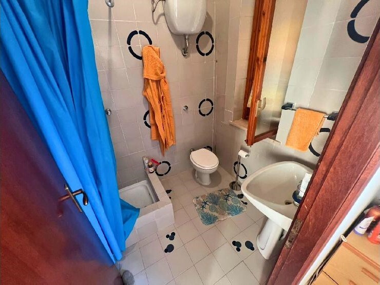 Trzypokojowe mieszkanie z widokiem na morze (13)