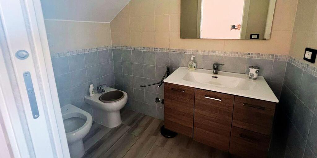 Wlochy-wyremontowany szeregowiec nad M. Tyreńskim (15)