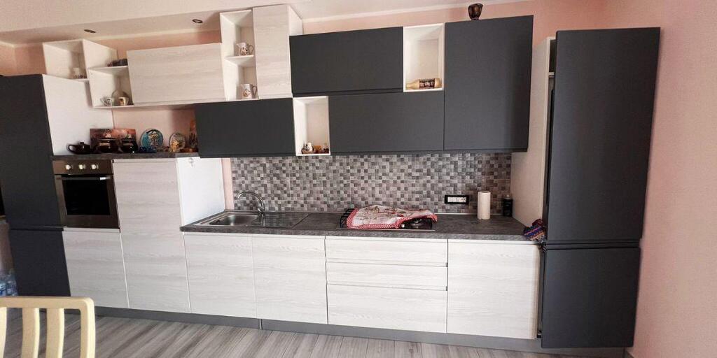 Wlochy-wyremontowany szeregowiec nad M. Tyreńskim (12)