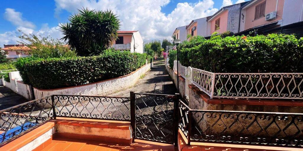 Wlochy-wyremontowany szeregowiec nad M. Tyreńskim (16)