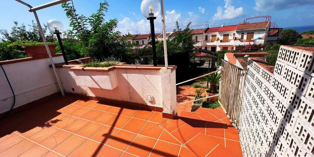 Wlochy-wyremontowany szeregowiec nad M. Tyreńskim (2)