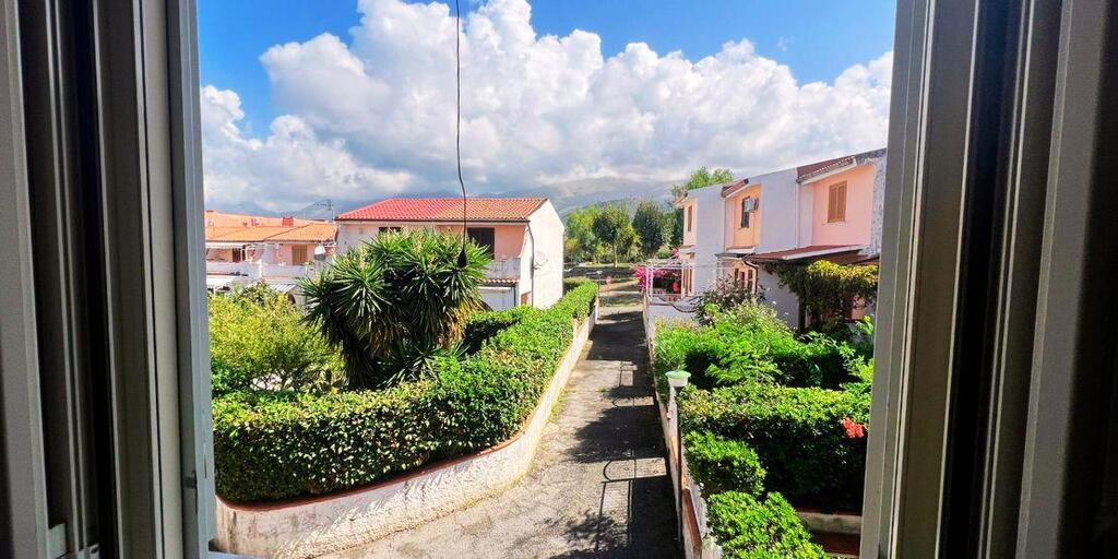 Wlochy-wyremontowany szeregowiec nad M. Tyreńskim (5)