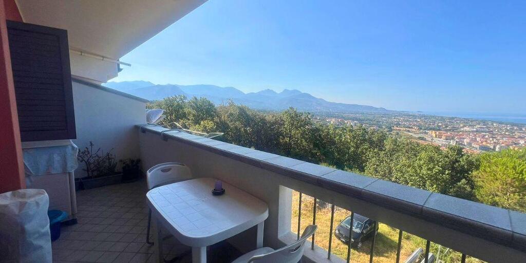 Mieszkanie z widokiem na Morze Tyreńskie (2)