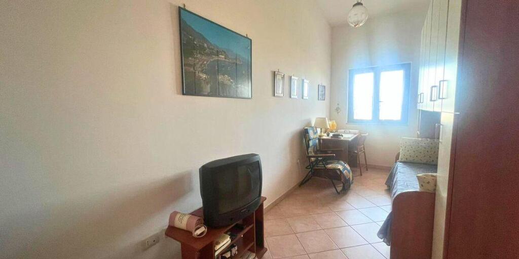 Mieszkanie z widokiem na Morze Tyreńskie (8)