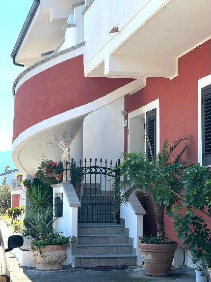 Mieszkanie z widokiem na Morze Tyreńskie (11)