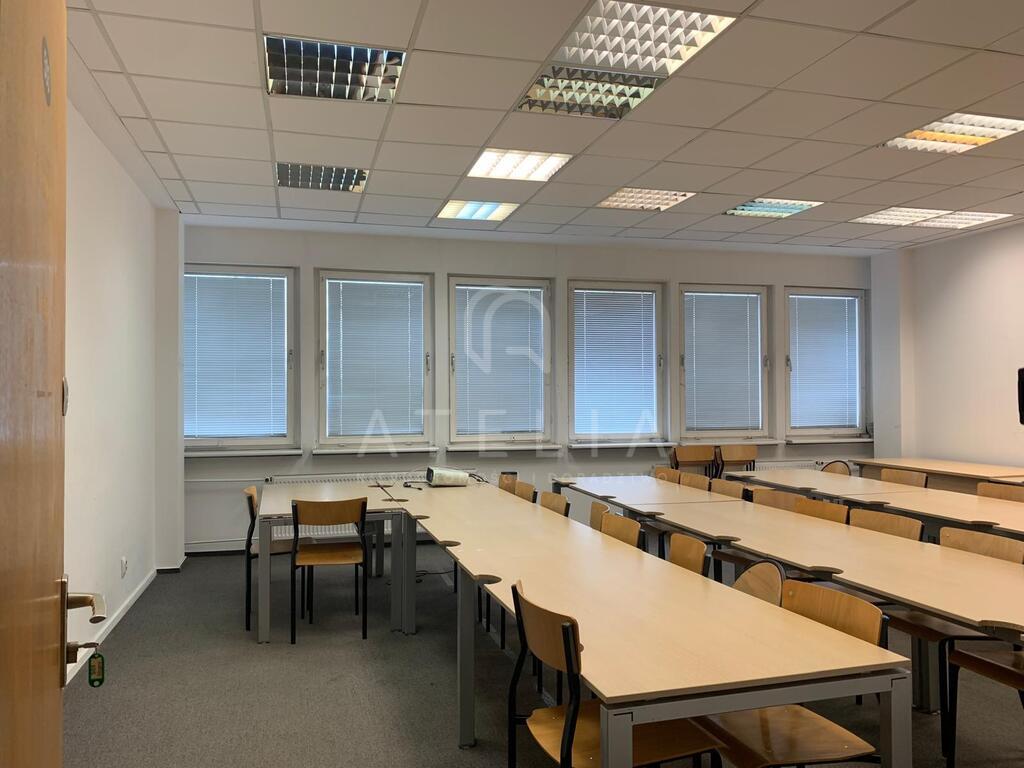 Sala konferencyjno-biurowa 47 m2 - gotowa do pracy (1)