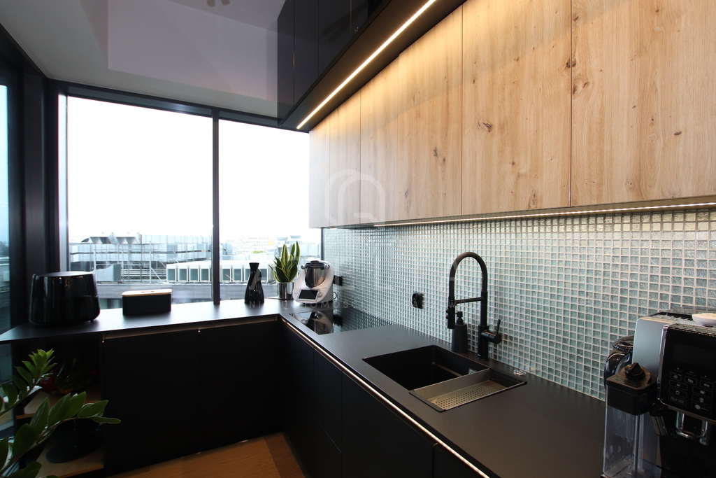 Apartament 3 pokoje z loggią w Hanza Tower (23)