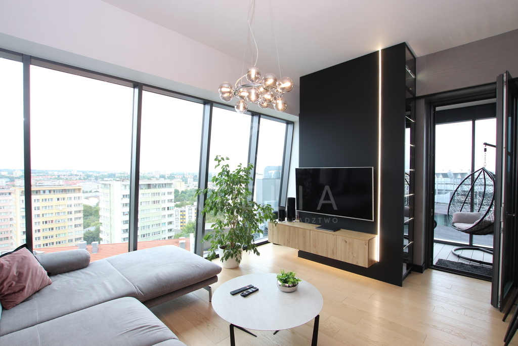Apartament 3 pokoje z loggią w Hanza Tower (18)