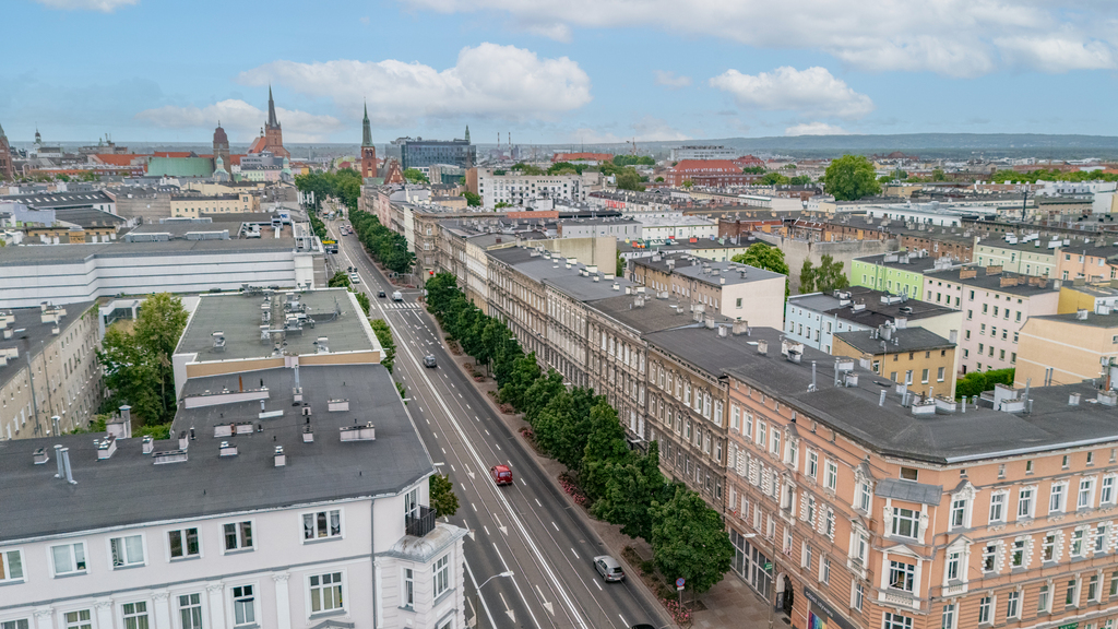 2 pokoje oddzielna kuchnia, piwnica w Centrum. (12)