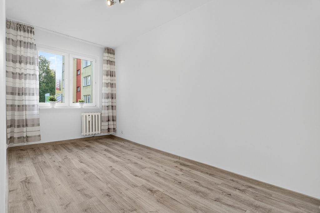 Rezerwacja. Mieszkanie 4 pok. z balkonem. (3)