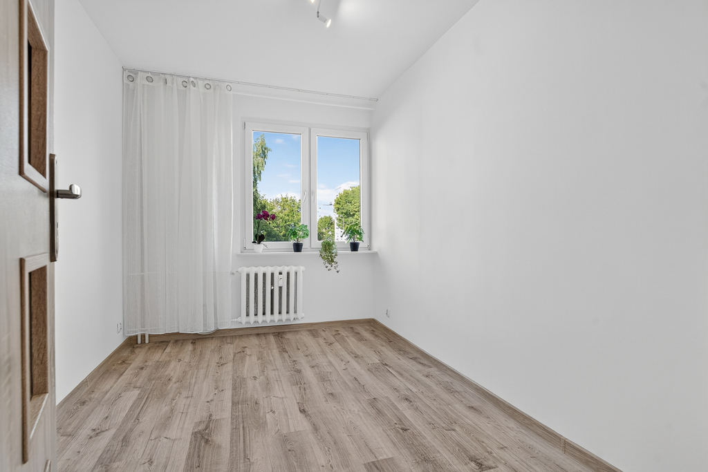 Rezerwacja. Mieszkanie 4 pok. z balkonem. (6)