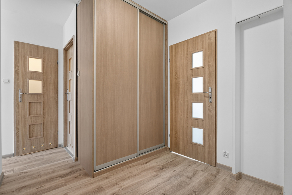 Rezerwacja. Mieszkanie 4 pok. z balkonem. (8)