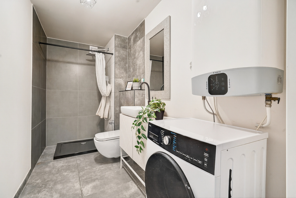 57m2 - 2 pok. w dworku - cicha i zielona okolica! (8)