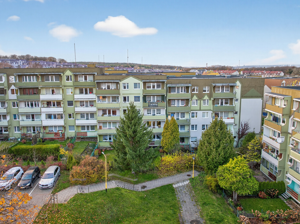 3 pokoje, 74 m2, balkon, oddzielna kuchnia. (20)