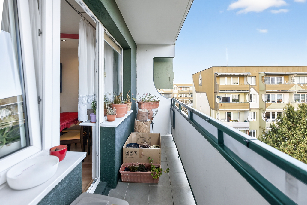 3 pokoje, 74 m2, balkon, oddzielna kuchnia. (17)