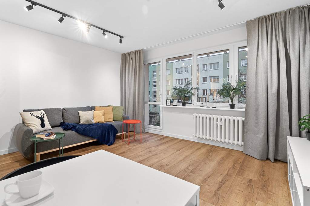 Jasne mieszkanie w świetnej lokalizacji - od zaraz (2)