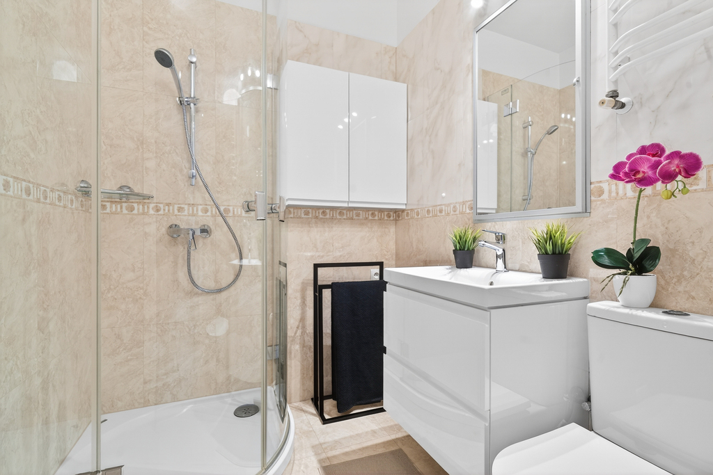 Jasne mieszkanie w świetnej lokalizacji - od zaraz (11)