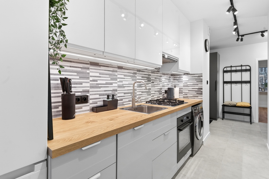 Jasne mieszkanie w świetnej lokalizacji - od zaraz (9)