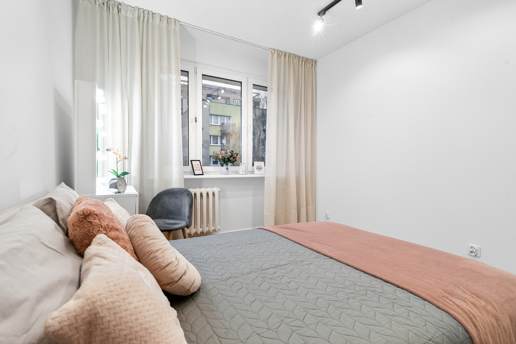 Jasne mieszkanie w świetnej lokalizacji - od zaraz (7)