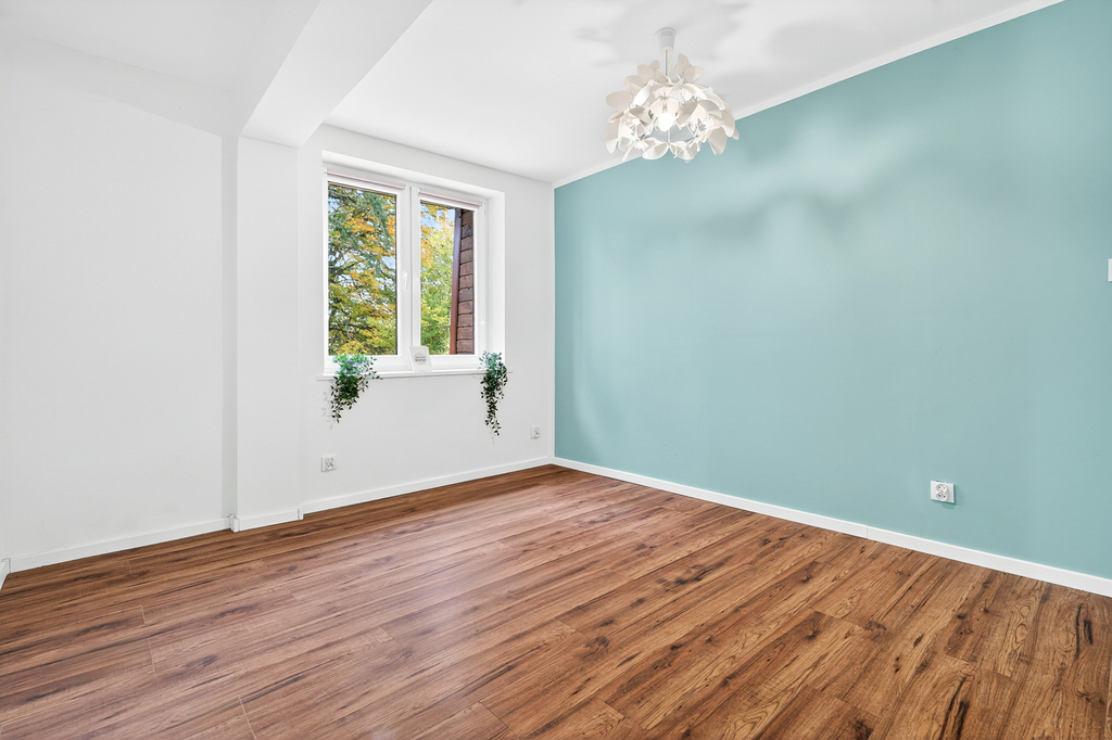 Mieszkanie 2-pok. w dworku! Zielona okolica (5)