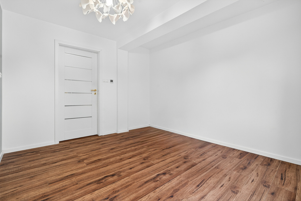 Mieszkanie 2-pok. w dworku! Zielona okolica (6)