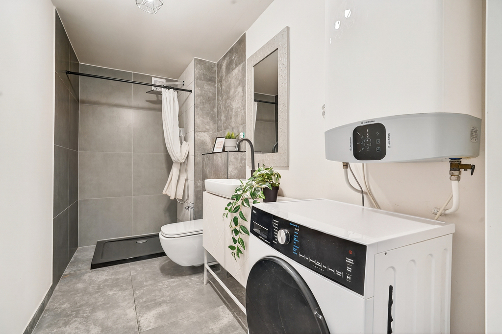 Mieszkanie 2-pok. w dworku! Zielona okolica (7)